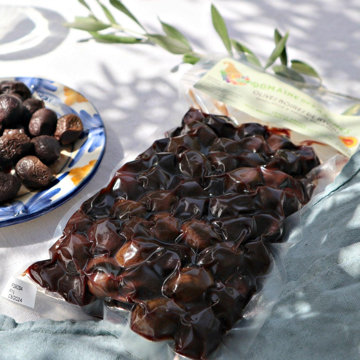 Oliven aus Nyons Würzmittel La Sariette 