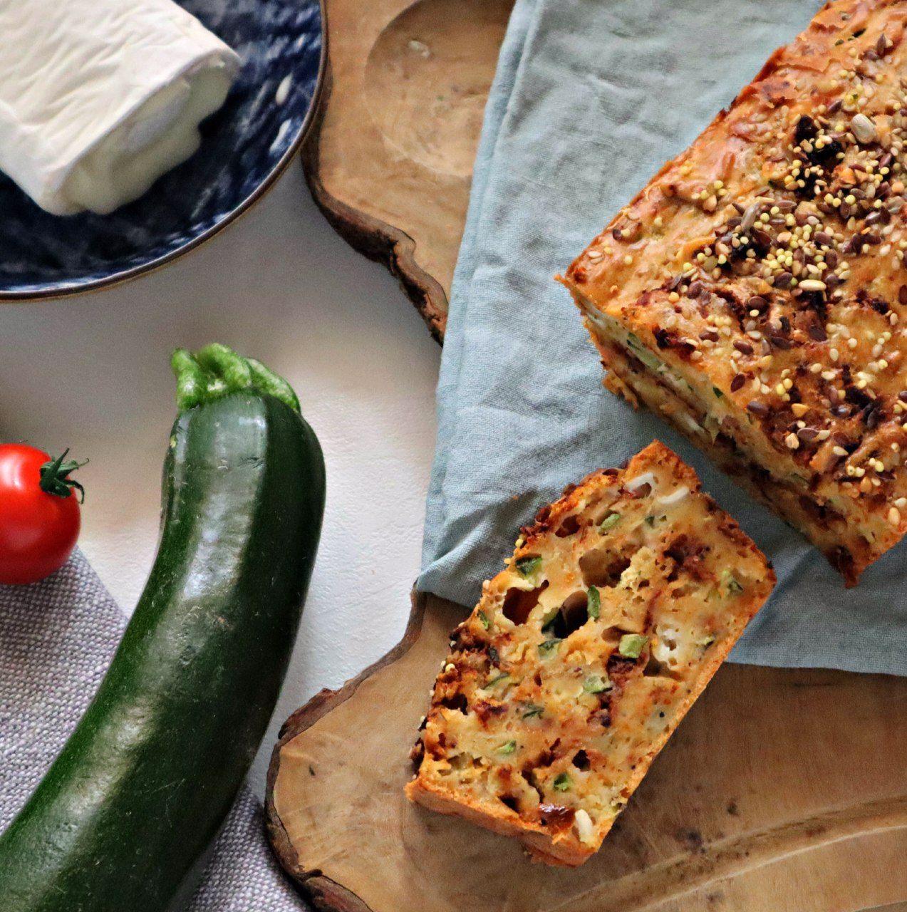 Cake Zuccini, Ziegenkäse & Tomaten Confit