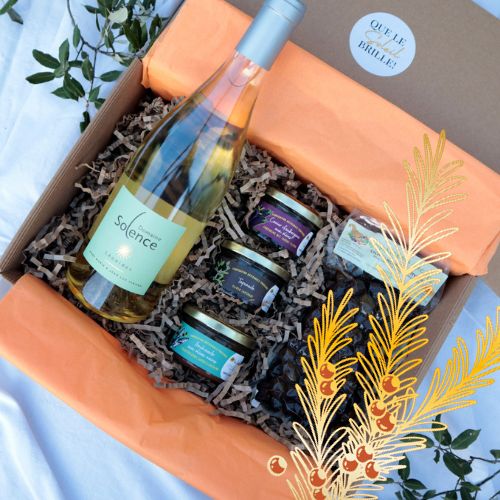 Coffret apéritif de qualité avec bouteille de vin blanc